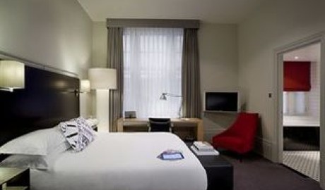 Luxury city break hotel image