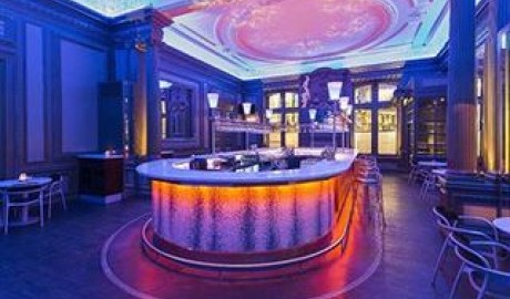Luxury city break hotel image
