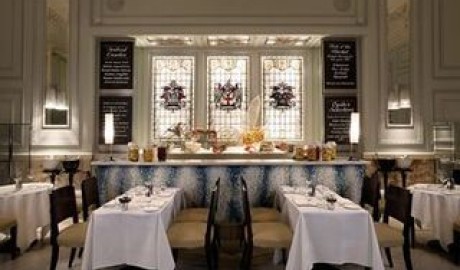 Luxury city break hotel image