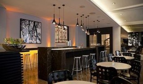 Luxury city break hotel image