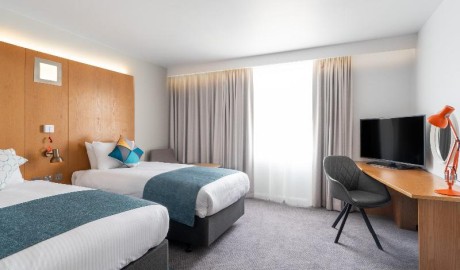 Accessible town centre hotel image