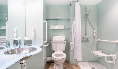 Accessible town centre hotel image