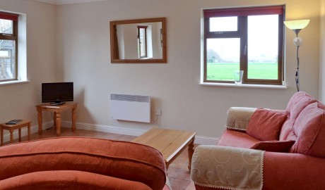 Beach Cottage (pet friendly) image