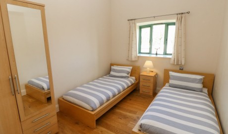 Semi-detached barn conversion image
