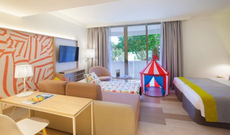 Wheelchair-friendly beach hotel image