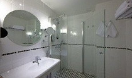 Accessible three star hotel image