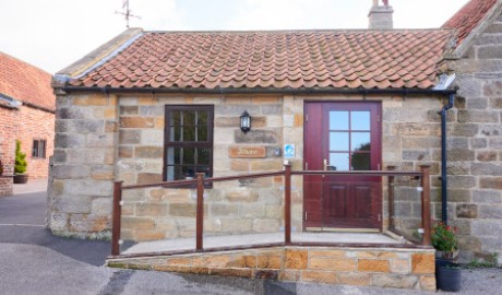 Countryside cottage image