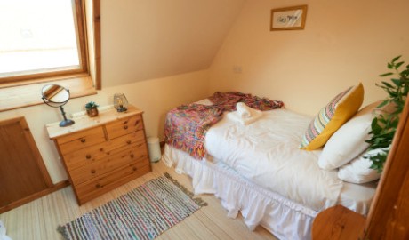 Countryside cottage image