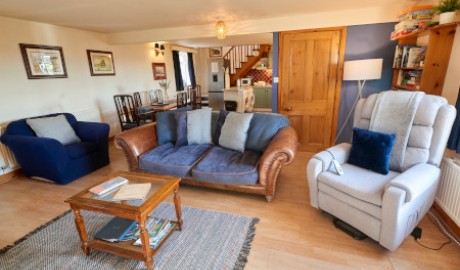 Countryside cottage image