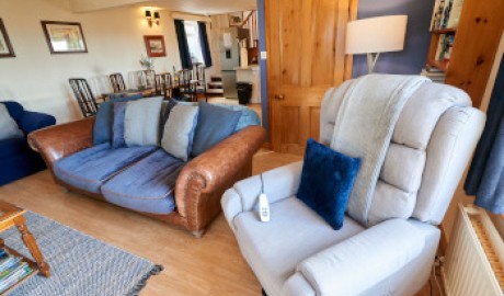 Countryside cottage image