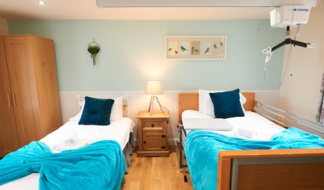 Countryside cottage image