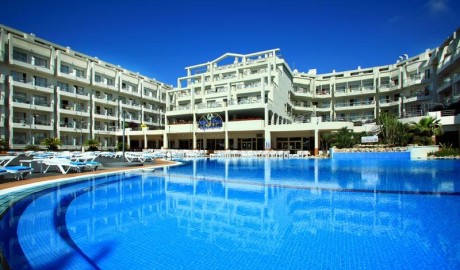 Wheelchair friendly beach hotel image
