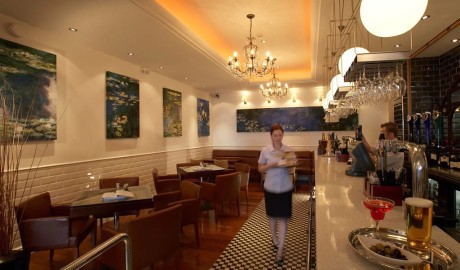 Accessible Lakeside Hotel image