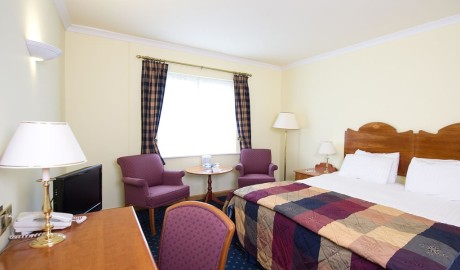 Accessible Lakeside Hotel image