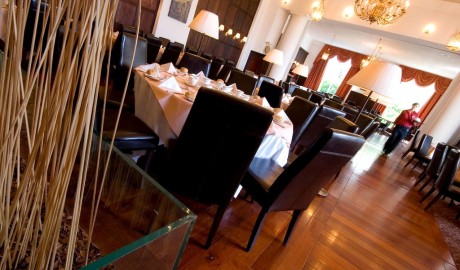 Accessible Lakeside Hotel image