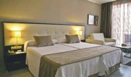 Wheelchair friendly beach hotel image
