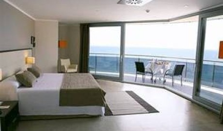 Wheelchair friendly beach hotel image