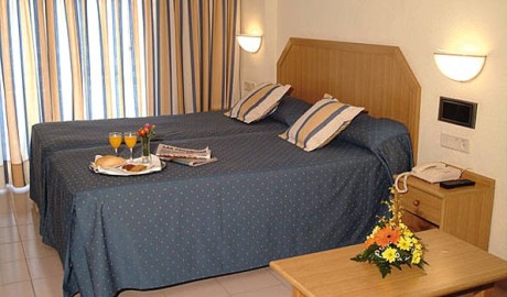 Wheelchair friendly beach hotel image