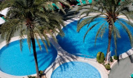Wheelchair friendly beach hotel image