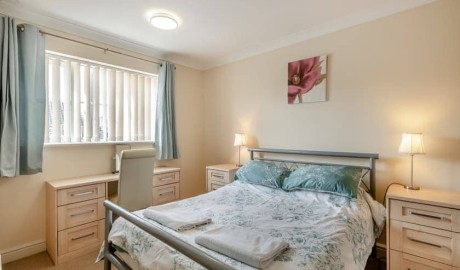 Accessible coastal cottage image
