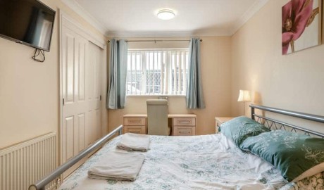 Accessible coastal cottage image