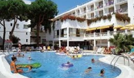 Wheelchair friendly beach hotel image