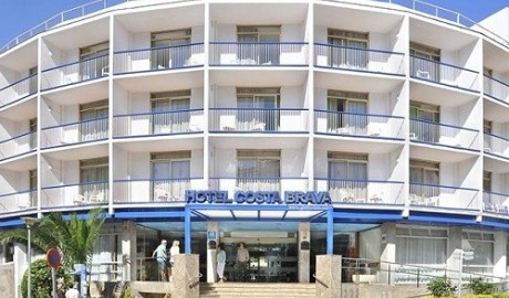 Wheelchair friendly beach hotel image