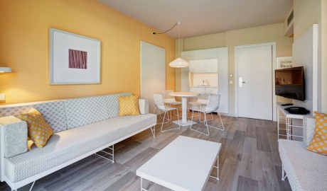Accessible Beach Aparthotel image
