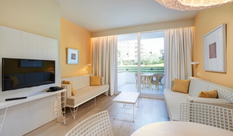 Accessible Beach Aparthotel image