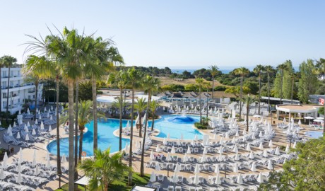 Accessible Beach Aparthotel image