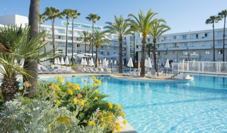 Accessible Beach Aparthotel image