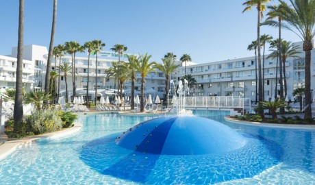 Accessible Beach Aparthotel image