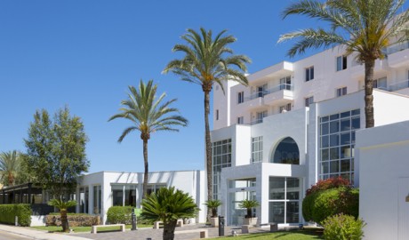 Accessible Beach Aparthotel image