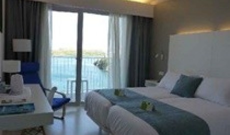 Accessible beach hotel image