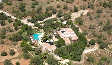 Countryside hotel image