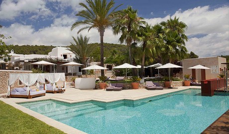 Countryside hotel image