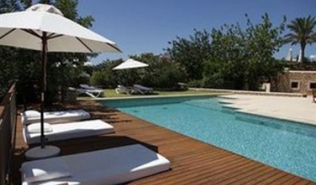 Countryside hotel image