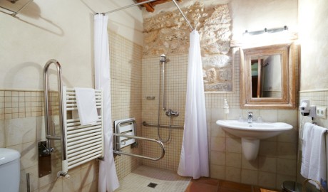 Countryside hotel image