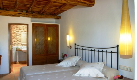 Countryside hotel image