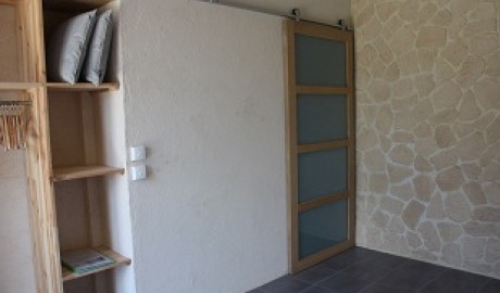 Accessible scenic room in rural Burgundy image