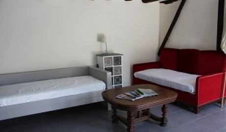Accessible scenic room in rural Burgundy image