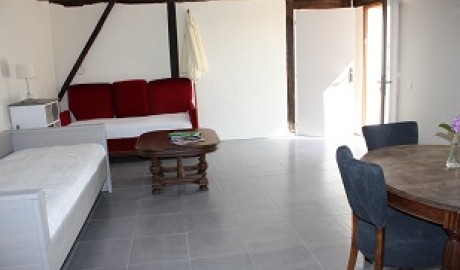 Accessible scenic room in rural Burgundy image