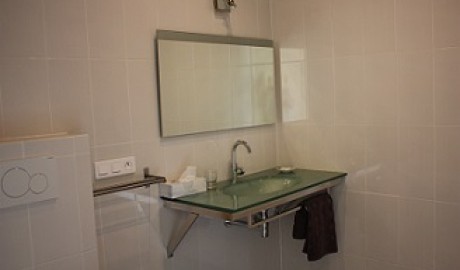 Accessible scenic room in rural Burgundy image