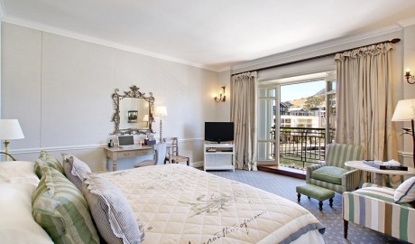 Luxury Harbour hotel image