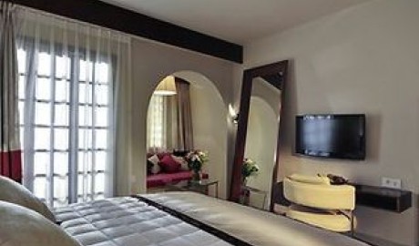 Coastal luxury hotel image