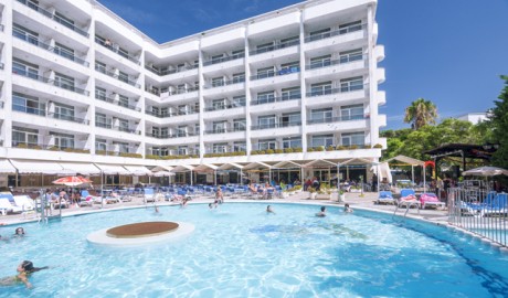 Accessible beach hotel image