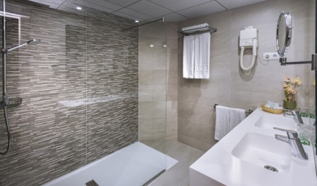 Accessible beach hotel image