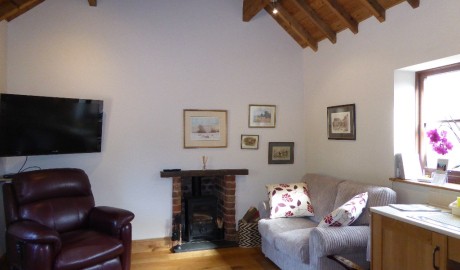 Red brick cottage - pet friendly image