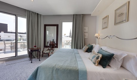 Accessible Central Hotel image