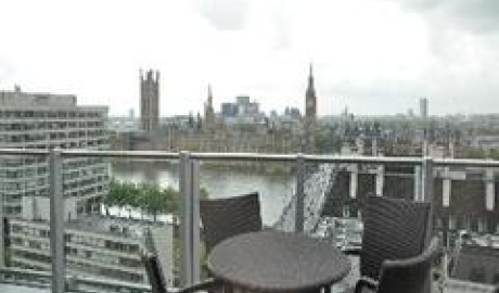 Contemporary City Hotel image